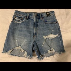 Abercrombie High Rise 4” Short 26 2